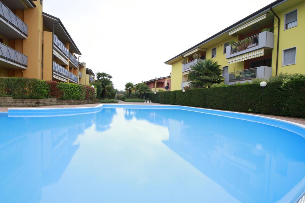Luminoso Trilocale Con Piscina E Giardino Privato Apartment Desenzano del Garda Exterior photo