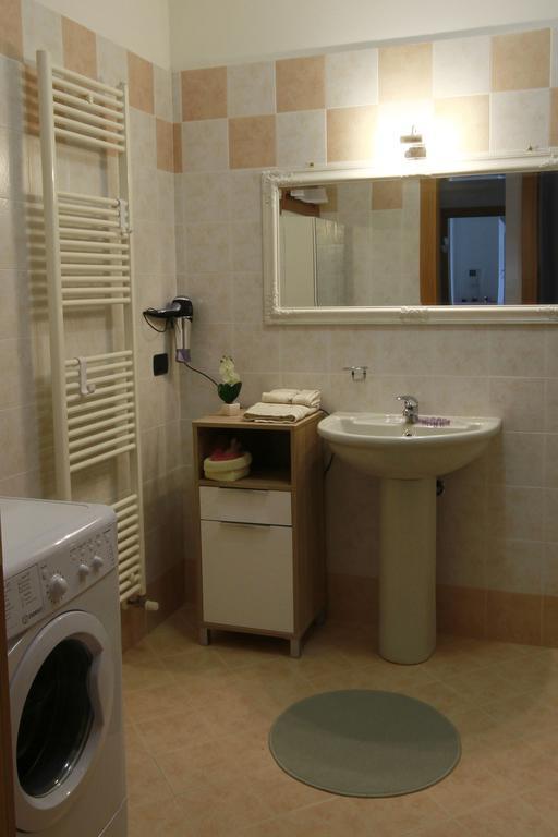 Luminoso Trilocale Con Piscina E Giardino Privato Apartment Desenzano del Garda Exterior photo